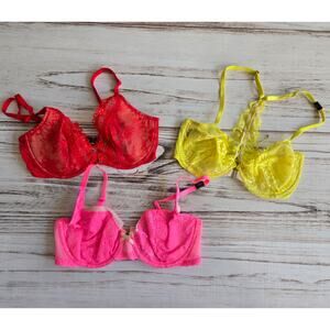 Victoria's Secret Bra Bundle sz 32D New with tags
